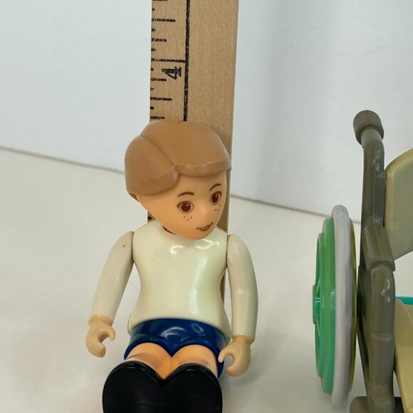 Little Tikes Place Miniatures Wheelchair and Two Friend Figures Set 1993 USA - Picture 5 of 16